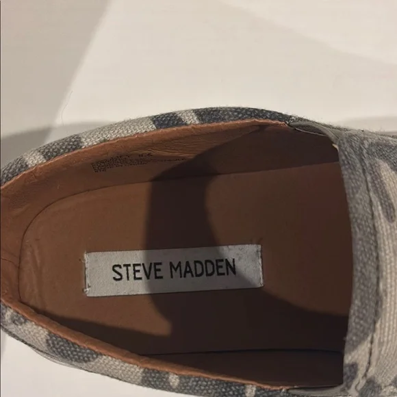 Steve Madden Gray Camouflage Slip-On Shoes - Picture 2 of 4
